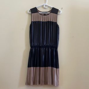 BCBG Maxazria Roma pleated dress size S